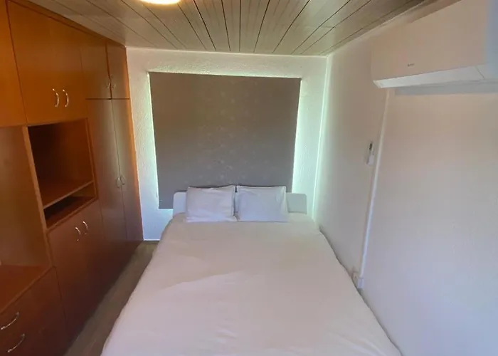 Emilia Vilă Ayia Napa